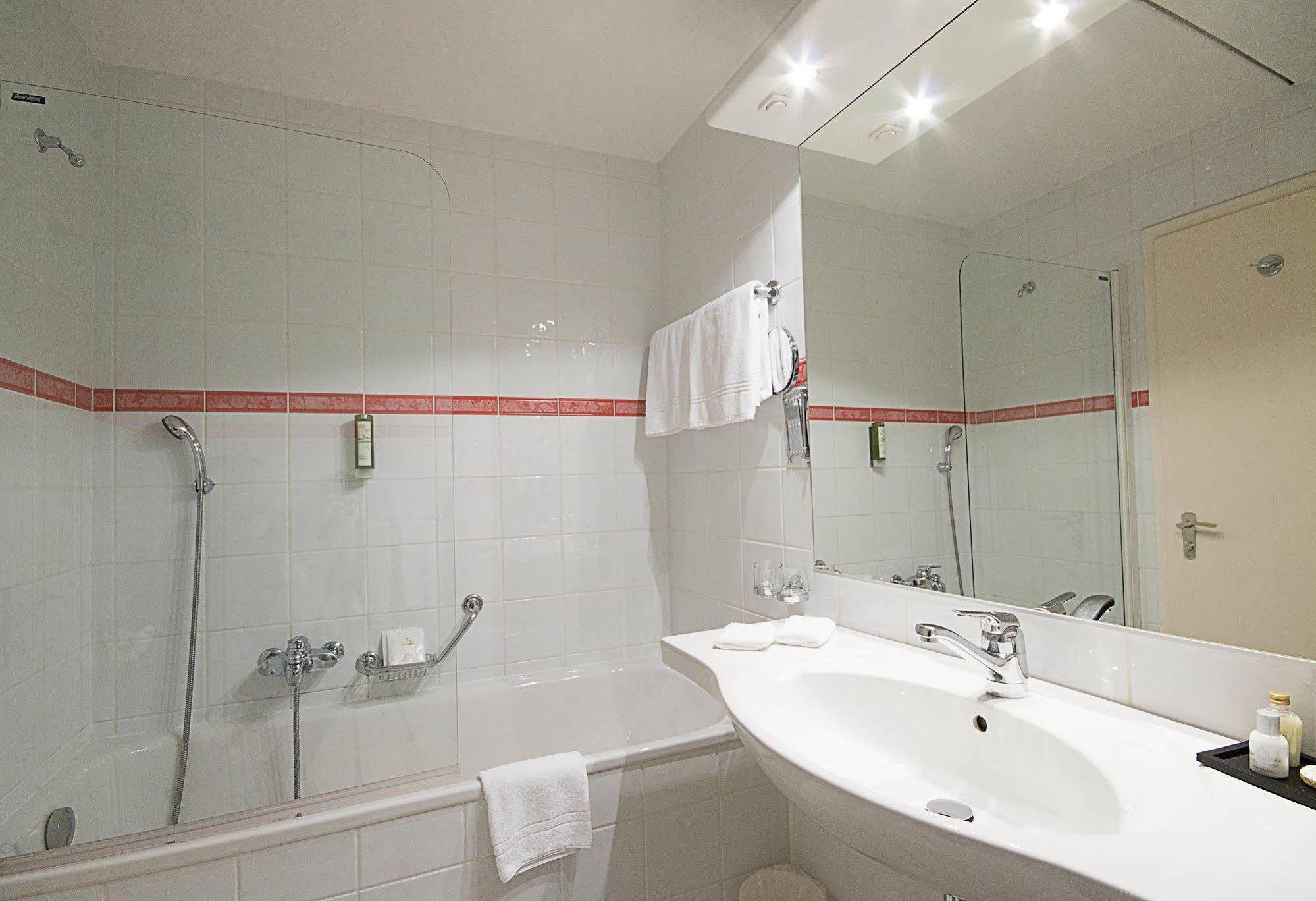 Hotel Etrier Crans-Montana Bagian luar foto