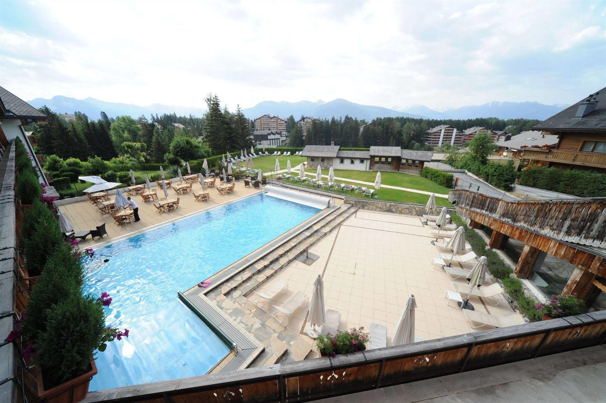 Hotel Etrier Crans-Montana Bagian luar foto